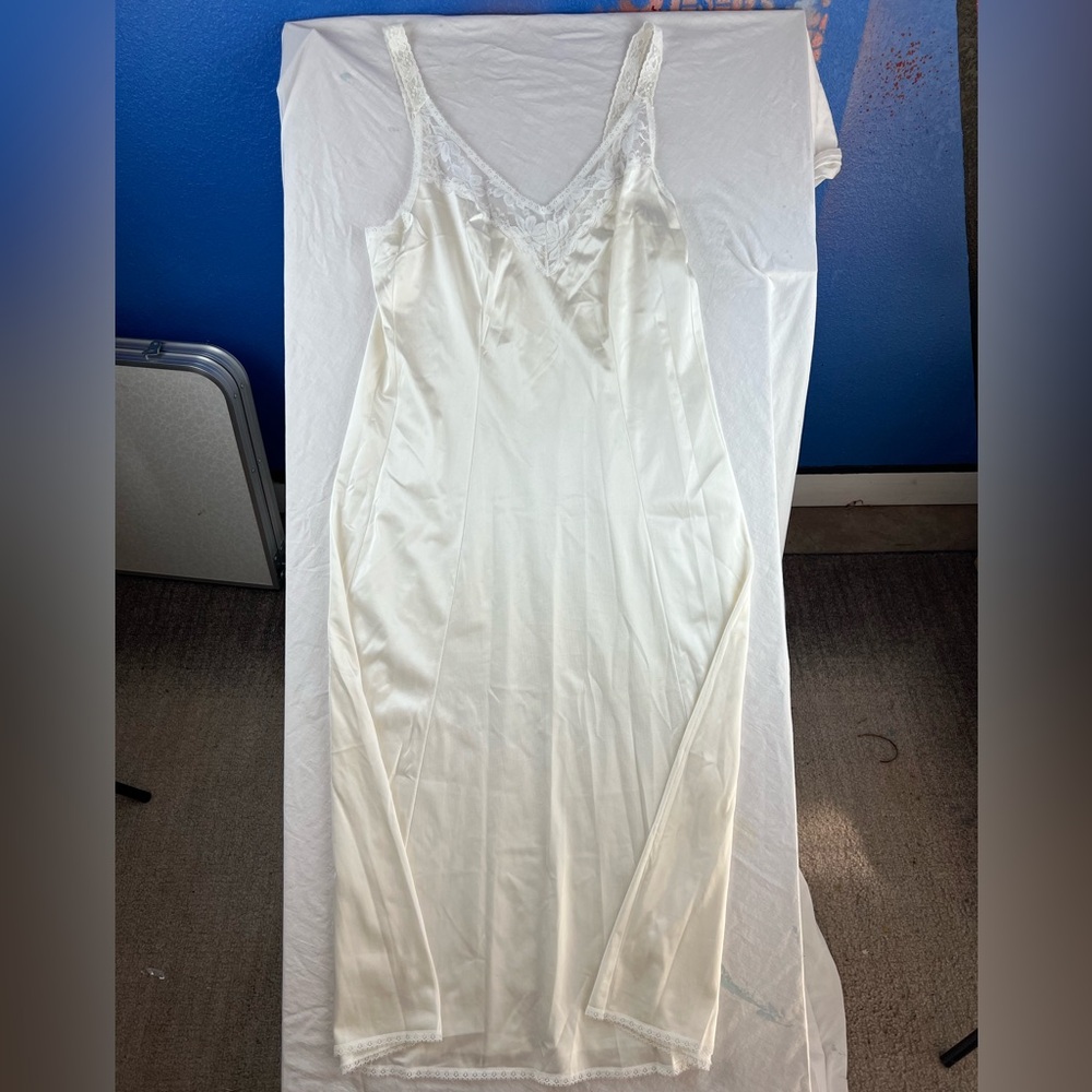 Vintage Maidenform White Lace Trim Slip Dress Nightgown 36 Coquette Cottagecore